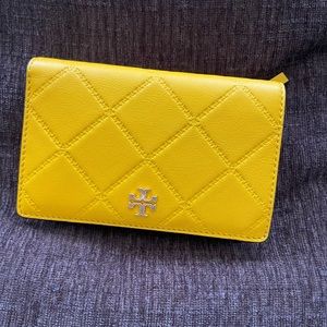 Tory Burch wallet — price is firm